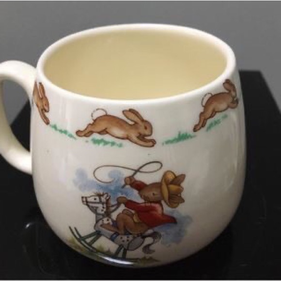 Vintage Royal Doulton Bunnykins Plate/bowl/cup Set for children. Made in England - Picture 4 of 6